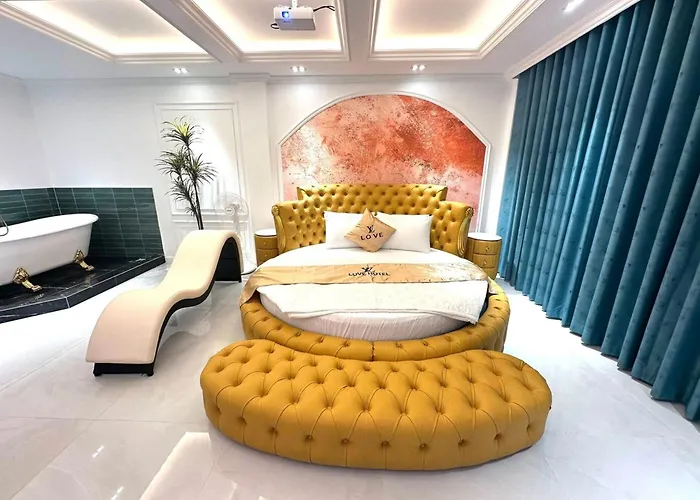 Love Hotel Hóc Môn